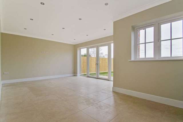  Image of 5 Bedroom Detached for sale at Marroway Weston Turville Aylesbury, HP22 5TQ