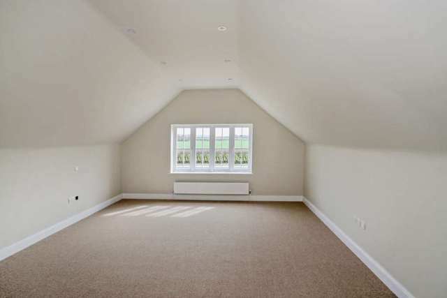  Image of 5 Bedroom Detached for sale at Marroway Weston Turville Aylesbury, HP22 5TQ