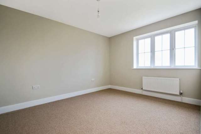  Image of 5 Bedroom Detached for sale at Marroway Weston Turville Aylesbury, HP22 5TQ