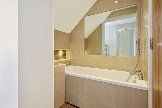 Image of 5 Bedroom Detached for sale at Marroway Weston Turville Aylesbury, HP22 5TQ