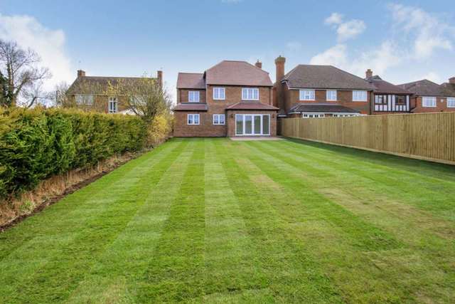  Image of 5 Bedroom Detached for sale at Marroway Weston Turville Aylesbury, HP22 5TQ