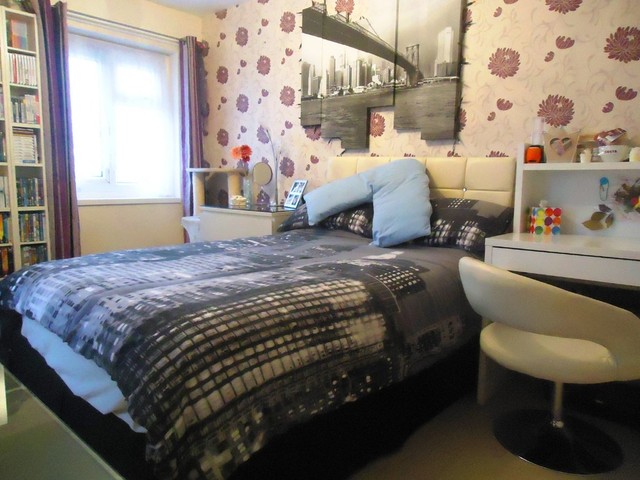  Image of 2 Bedroom Flat for sale at Middle Park Way  Leigh Park, PO9 5DN