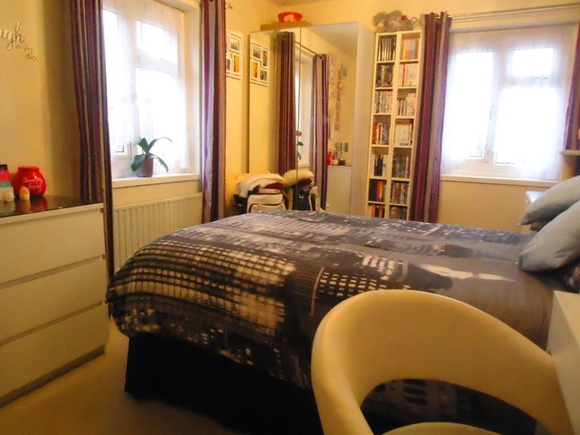  Image of 2 Bedroom Flat for sale at Middle Park Way  Leigh Park, PO9 5DN