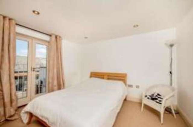  Image of 2 Bedroom Flat for sale at New Road Dartmouth Stoke Fleming, TQ6 0NP