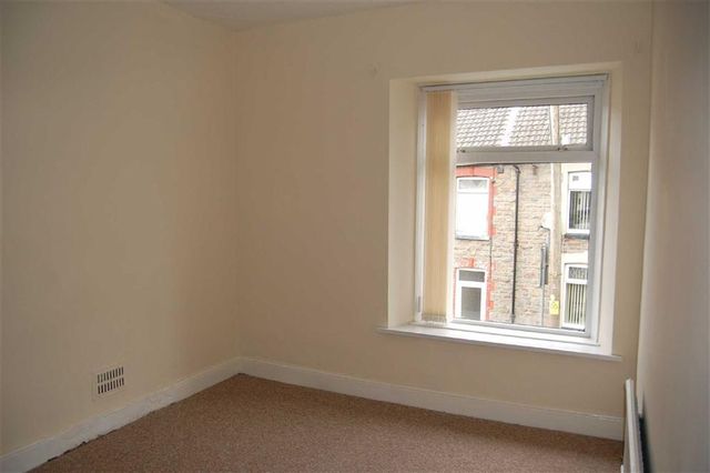  Image of 3 Bedroom Property for sale at Park Street Abercynon Abercynon, CF45 4PF