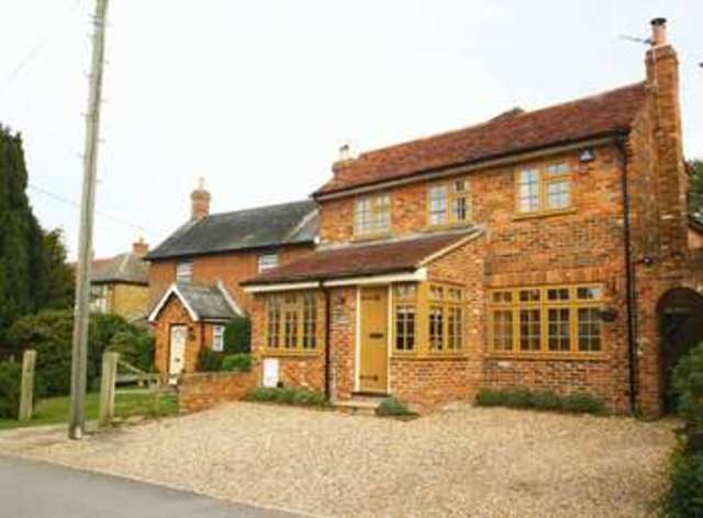  Image of 3 Bedroom Detached for sale at Pleck Lane  Kingston Blount, OX39 4RU