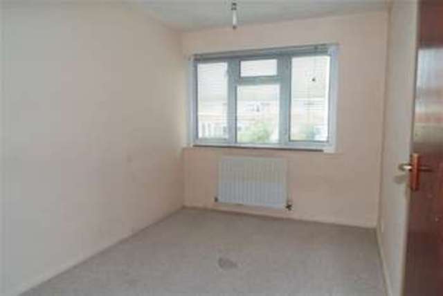 Image of 3 Bedroom Detached to rent at Worthing, BN13 1DJ
