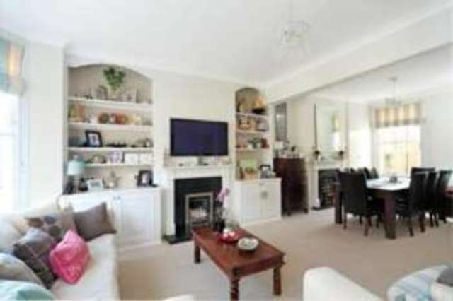  Image of 3 Bedroom Maisonette for sale at London  Clapham Junction, SW11 1RL