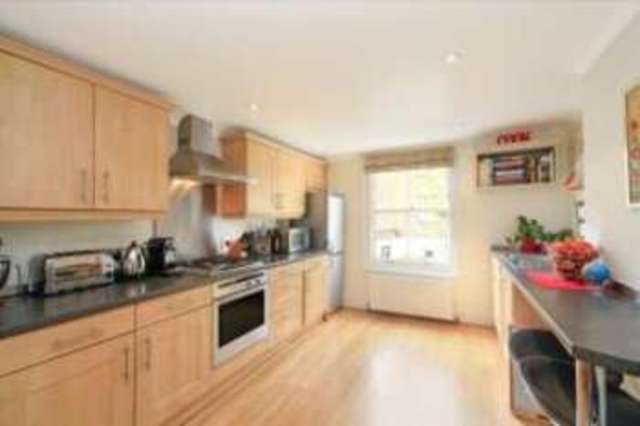  Image of 3 Bedroom Maisonette for sale at London  Clapham Junction, SW11 1RL