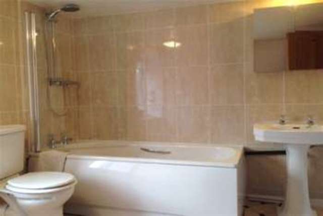  Image of 3 Bedroom Detached to rent at Hope Valley, S32 1BZ