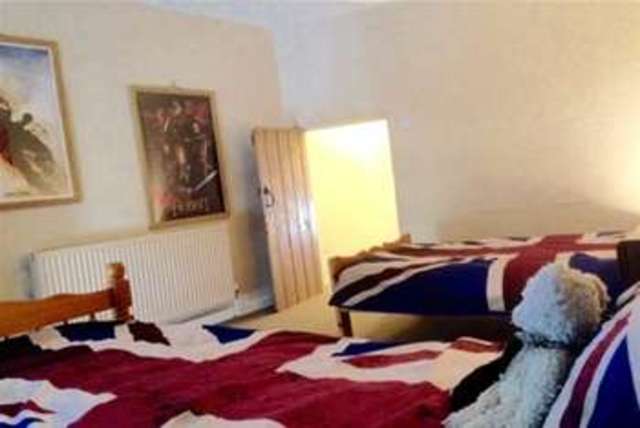  Image of 3 Bedroom Detached to rent at Hope Valley, S32 1BZ