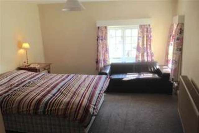  Image of 3 Bedroom Detached to rent at Hope Valley, S32 1BZ