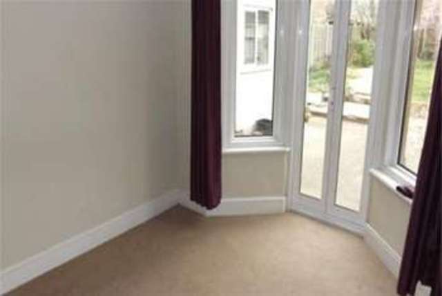  Image of 3 Bedroom Detached to rent at Yeovil, BA21 4HF