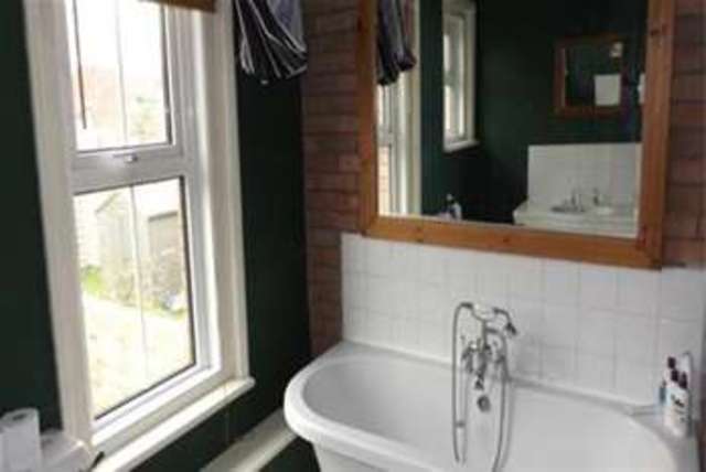  Image of 3 Bedroom Detached to rent at Yeovil, BA21 4HF