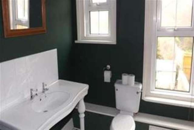  Image of 3 Bedroom Detached to rent at Yeovil, BA21 4HF
