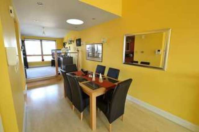  Image of 2 Bedroom Flat to rent at Sherman Road  Bromley, BR1 3JN