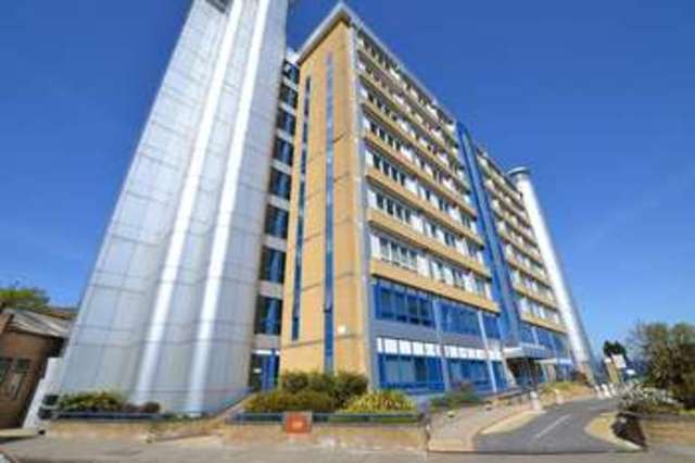  Image of 2 Bedroom Flat to rent at Sherman Road  Bromley, BR1 3JN
