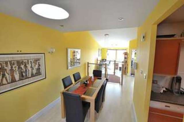  Image of 2 Bedroom Flat to rent at Sherman Road  Bromley, BR1 3JN