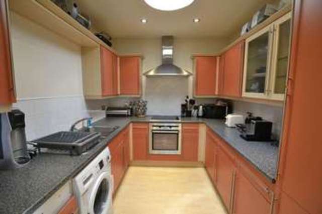  Image of 2 Bedroom Flat to rent at Sherman Road  Bromley, BR1 3JN