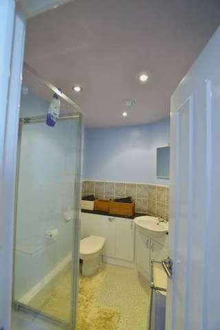  Image of 2 Bedroom Flat to rent at Sherman Road  Bromley, BR1 3JN