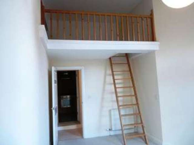  Image of 1 Bedroom Flat to rent at Silver Street  Trowbridge, BA14 8AA