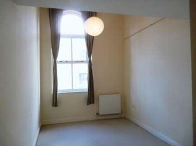  Image of 1 Bedroom Flat to rent at Silver Street  Trowbridge, BA14 8AA
