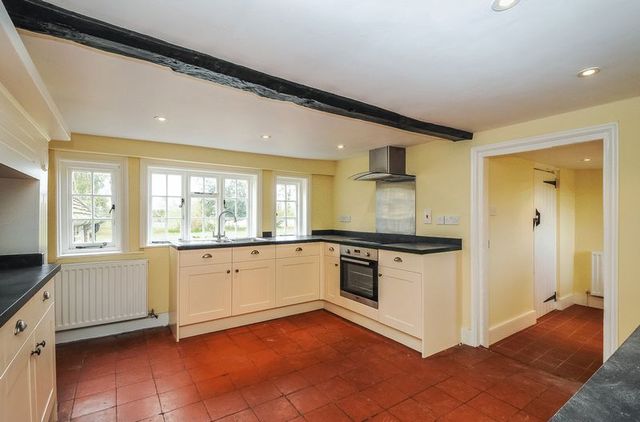  Image of 4 Bedroom Detached to rent at Southend Road Southend Reading, RG7 6HA