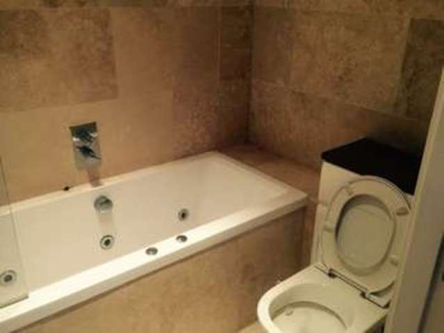  Image of 1 Bedroom Flat to rent at St. Peters Street  Huddersfield, HD1 1EX