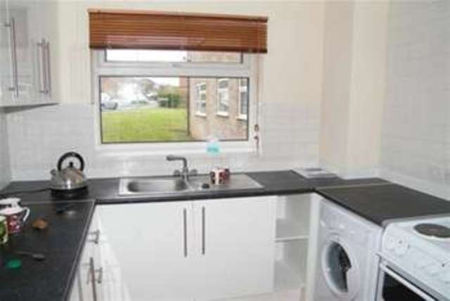  Image of 2 Bedroom Flat to rent at Tadley, RG26 3RZ
