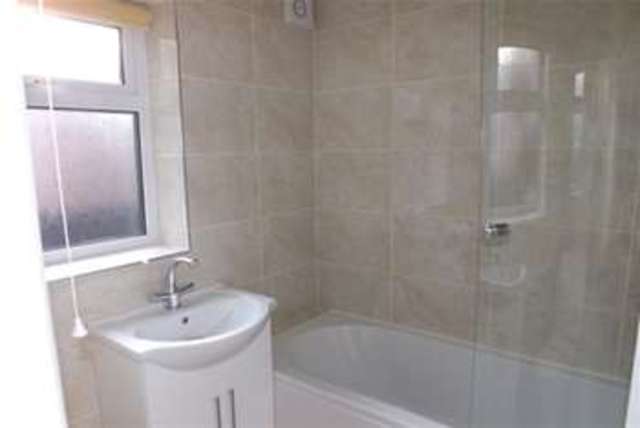  Image of 3 Bedroom Detached to rent at Sutton-in-Ashfield, NG17 2NG