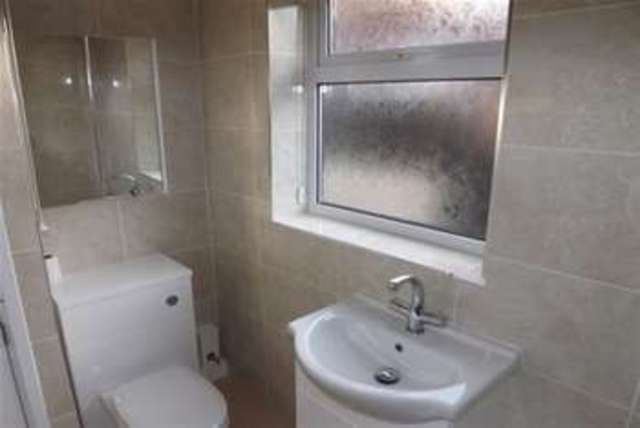  Image of 3 Bedroom Detached to rent at Sutton-in-Ashfield, NG17 2NG