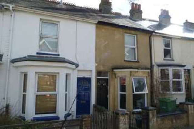  Image of 2 Bedroom Terraced to rent at Tennyson Road  Cowes, PO31 7QA