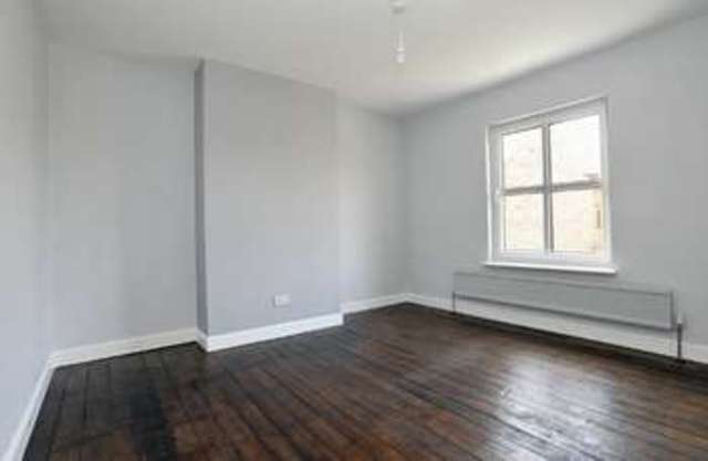  Image of 3 Bedroom Detached for sale at Wakefield West Yorkshire, WF2 8QL