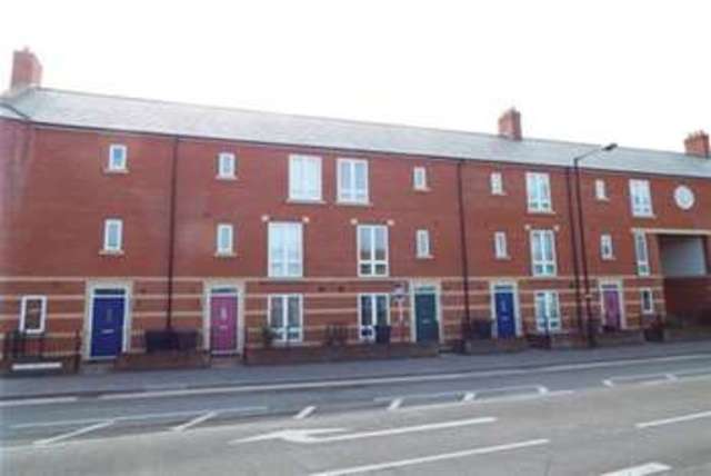  Image of 4 Bedroom Property to rent at Yeovil, BA20 1NL