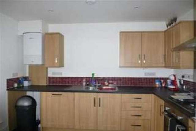  Image of 4 Bedroom Property to rent at Yeovil, BA20 1NL