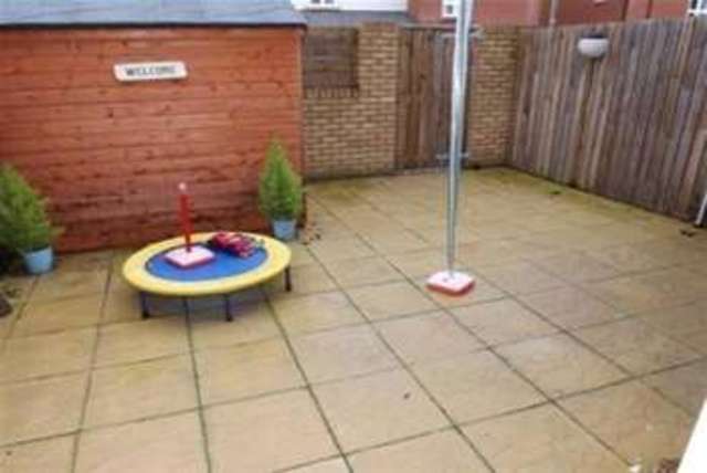 Image of 4 Bedroom Property to rent at Yeovil, BA20 1NL