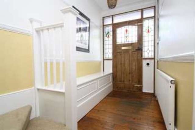  Image of 3 Bedroom Property for sale at Ulster Gardens London London, N13 5DP