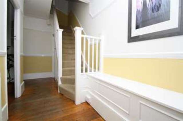  Image of 3 Bedroom Property for sale at Ulster Gardens London London, N13 5DP
