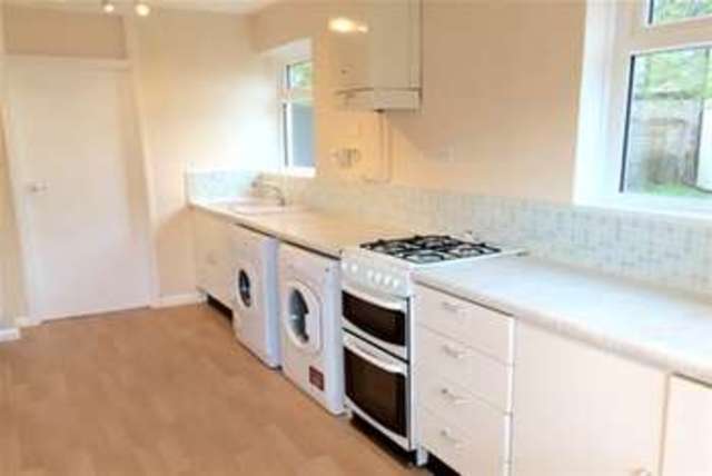  Image of 3 Bedroom Detached to rent at Rainham, RM13 9AX