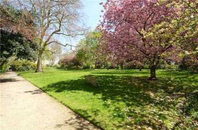  Image of 3 Bedroom Flat for sale at London  Vauxhall Bridge, SW1V 2AA