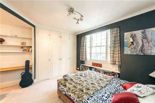  Image of 3 Bedroom Flat for sale at London  Vauxhall Bridge, SW1V 2AA