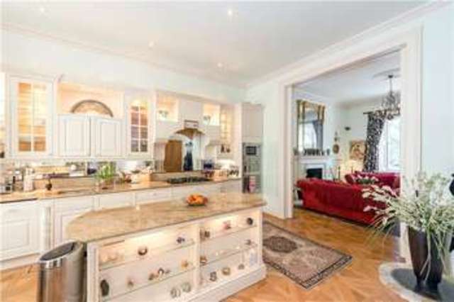 Image of 3 Bedroom Flat for sale at London  Vauxhall Bridge, SW1V 2AA