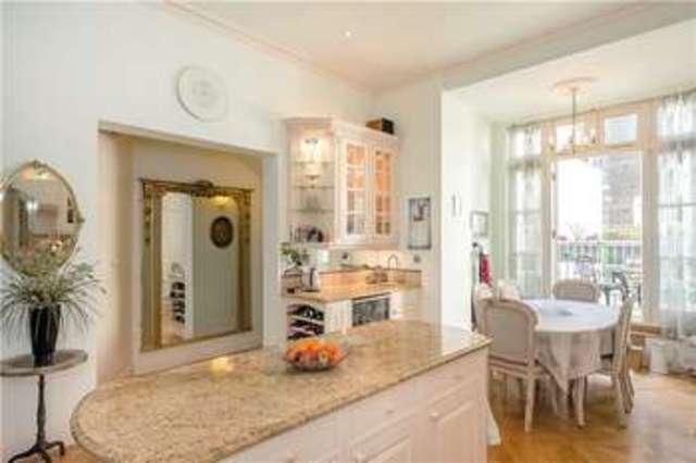  Image of 3 Bedroom Flat for sale at London  Vauxhall Bridge, SW1V 2AA