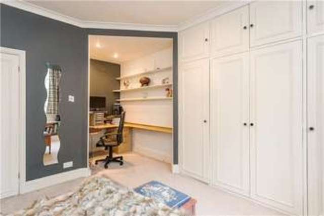  Image of 3 Bedroom Flat for sale at London  Vauxhall Bridge, SW1V 2AA