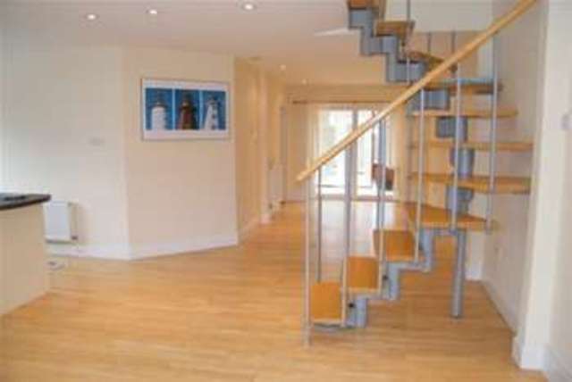  Image of 3 Bedroom Detached to rent at Gillingham, SP8 4LX