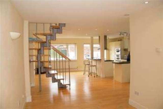  Image of 3 Bedroom Detached to rent at Gillingham, SP8 4LX