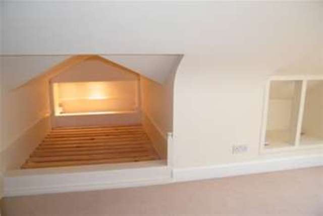  Image of 3 Bedroom Detached to rent at Gillingham, SP8 4LX