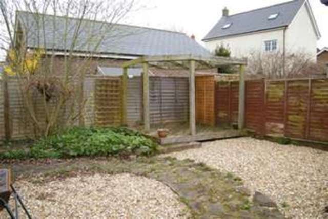  Image of 3 Bedroom Detached to rent at Gillingham, SP8 4LX