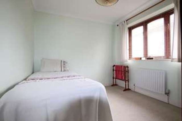  Image of 4 Bedroom Detached for sale at Gurnays Mead West Wellow Romsey, SO51 6BP