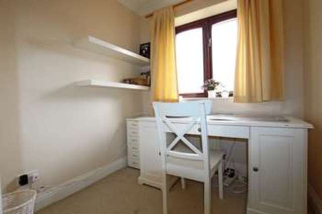  Image of 4 Bedroom Detached for sale at Gurnays Mead West Wellow Romsey, SO51 6BP